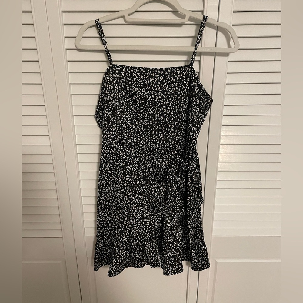 Women’s black and white dress